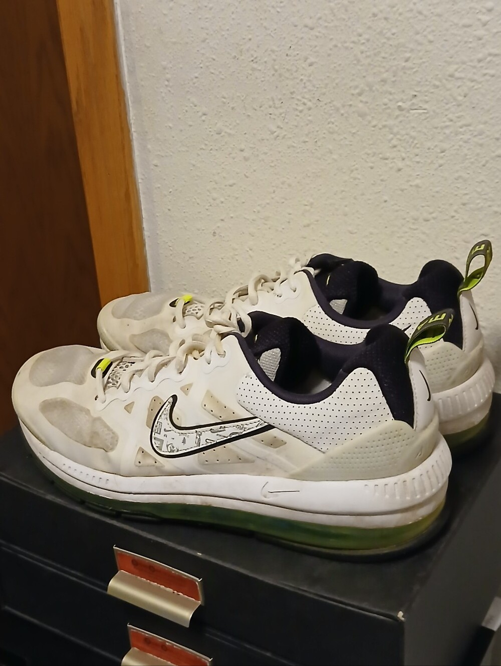 Nike Air Max Genome "White Black Volt" Logo Pack Men's Size 12 DB0249-100